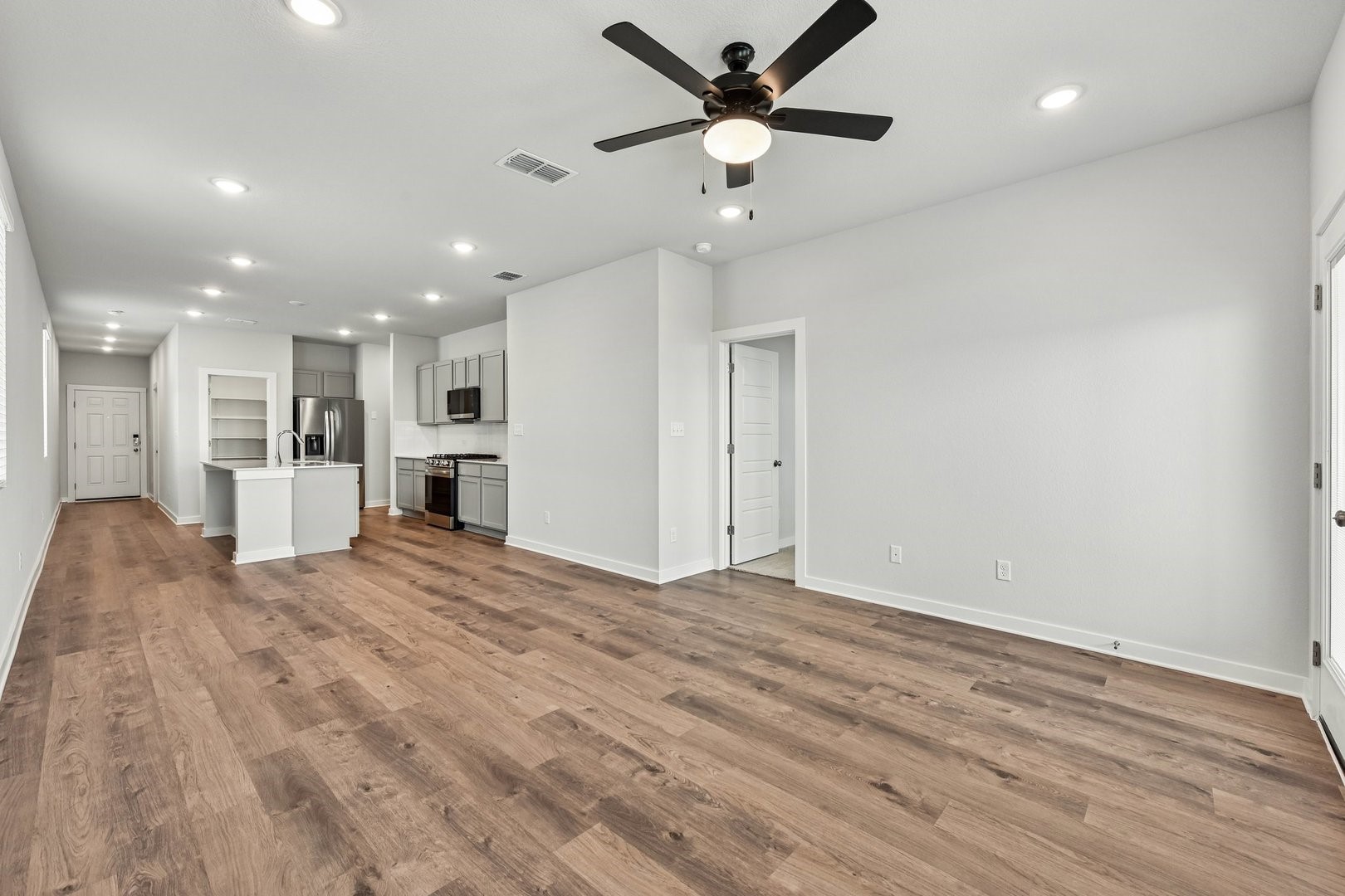 10609 Justify Lane Buda, TX 78610 - Photo 7 of 22