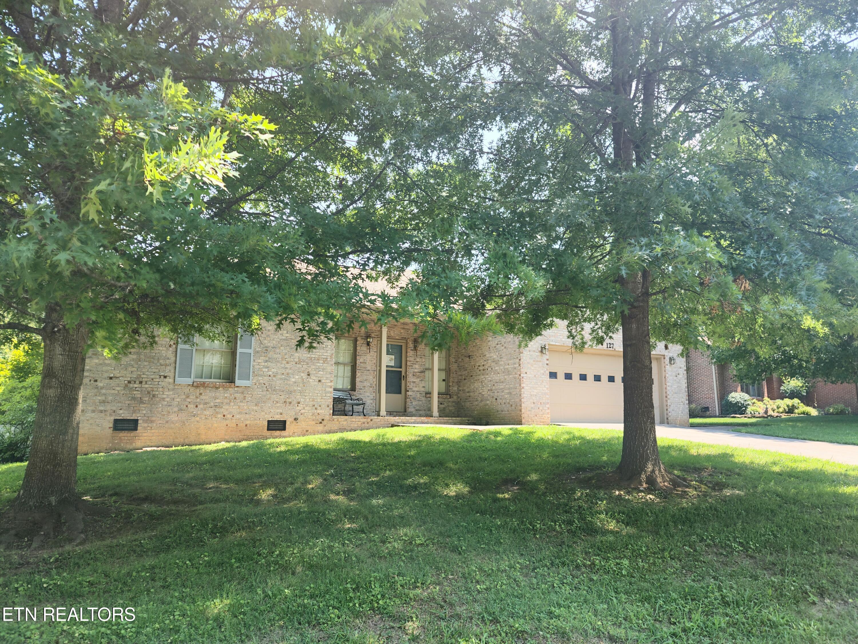 127 Capital Circle Oak Ridge, TN 37830 - Photo 2 of 15 IMG_20240806_141517500_HDR~2