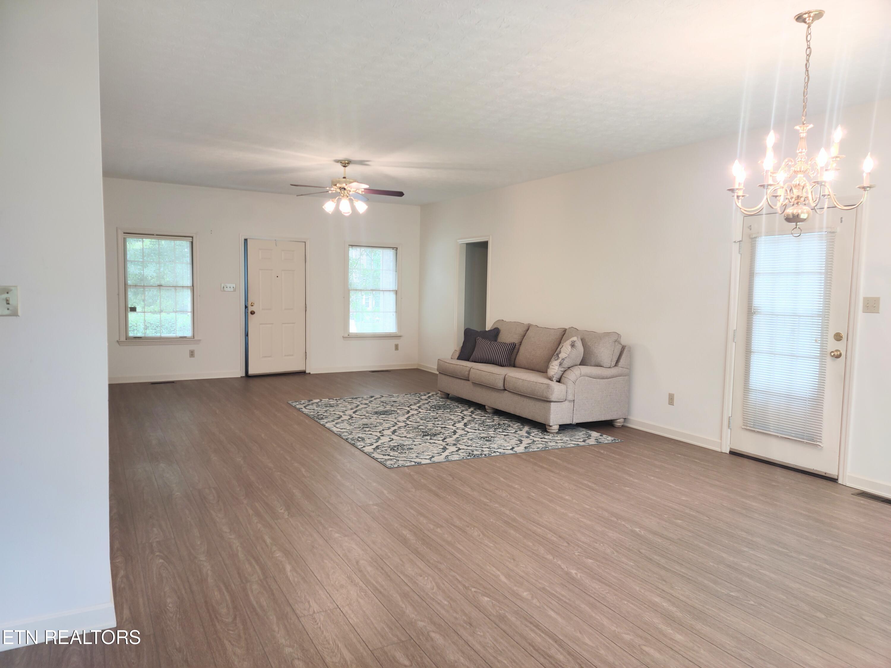 127 Capital Circle Oak Ridge, TN 37830 - Photo 4 of 15 IMG_20240808_164744699~2