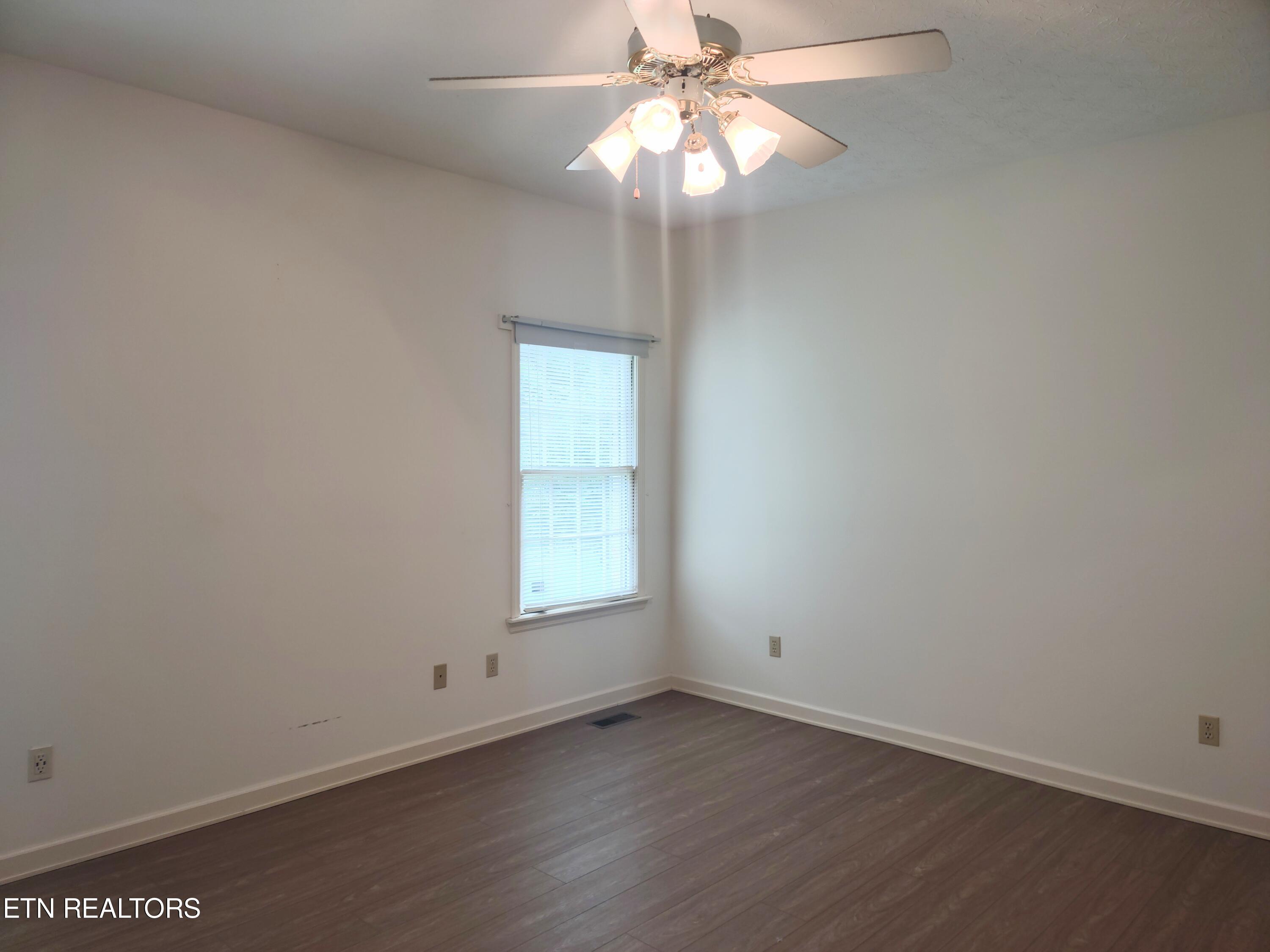 127 Capital Circle Oak Ridge, TN 37830 - Photo 8 of 15 IMG_20240808_164415402~2