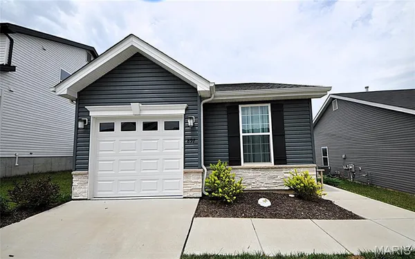 $312,900 | 897 Black Bear Drive, House Springs, MO 63051