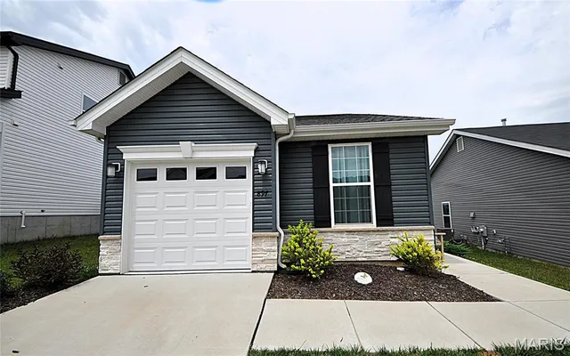 $312,900 | 897 Black Bear Drive, House Springs, MO 63051