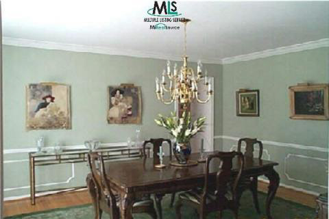 521 Shelden Road Grosse Pointe, MI 48236 - Photo 2 of 7 853673-1.JPG