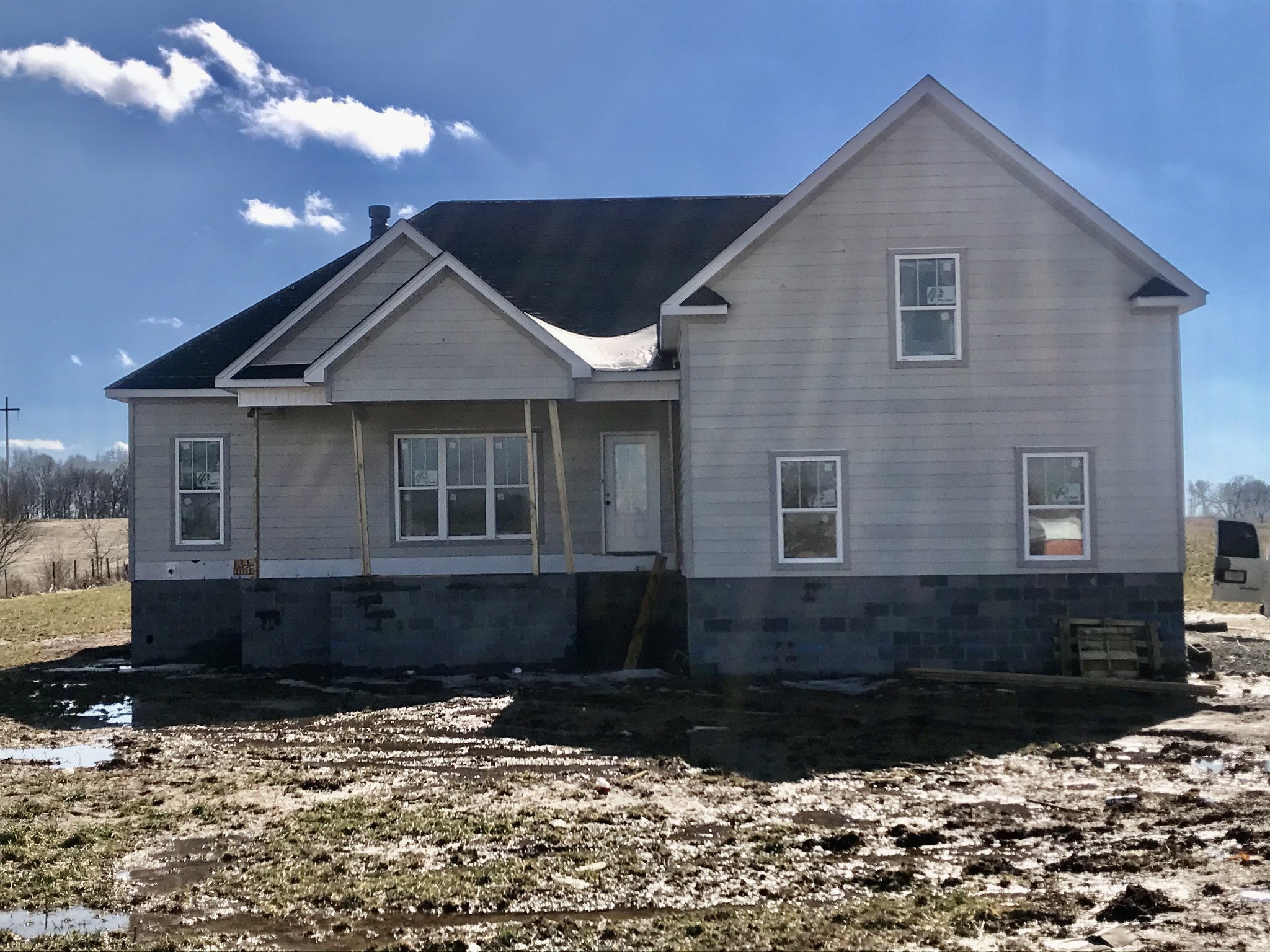 4977 Barren Plains Road Springfield, TN 37172 - Photo 2 of 2 a front view of a house with a yard