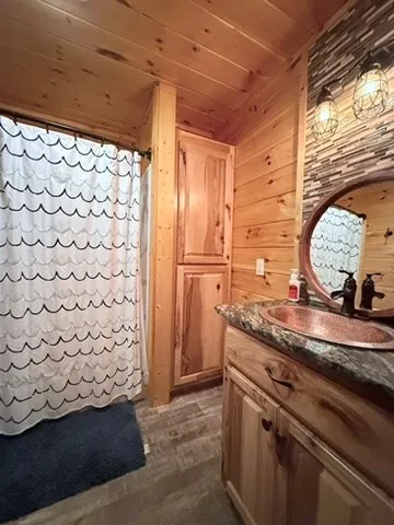 a view of a entrance gate of the house