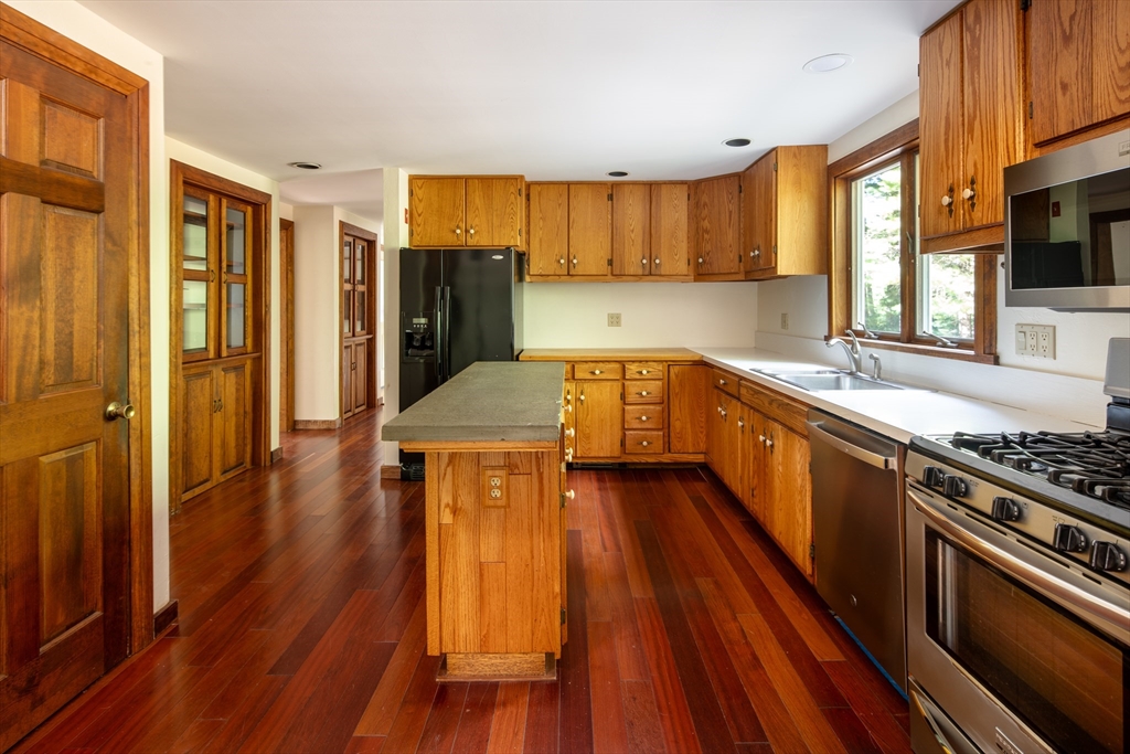 131 Dexter Road Marion, MA 02738 - Photo 8 of 33