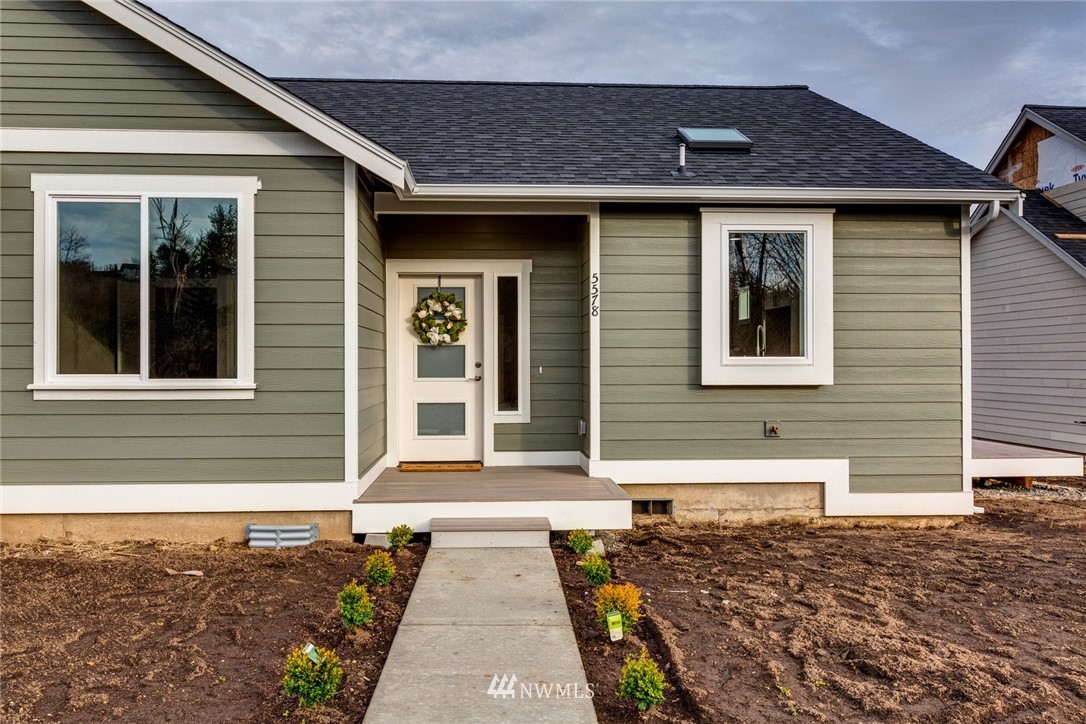 5578 South Church Road Ferndale, WA 98248 - Photo 3 of 36 a front view of a house