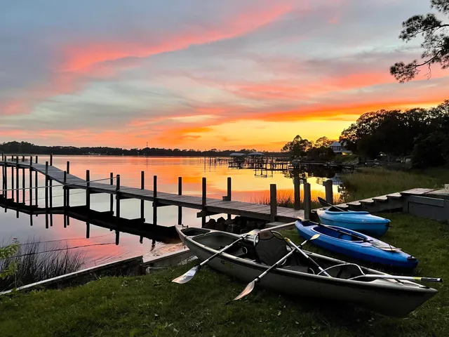 $1,100,000 | 2975 Holley Point Road, Navarre, FL 32566