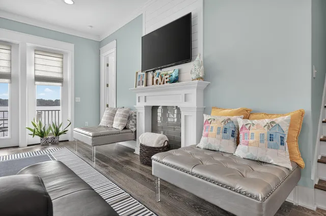 $1,100,000 | 2975 Holley Point Road, Navarre, FL 32566