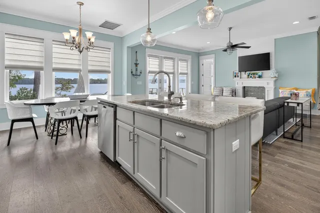 $1,100,000 | 2975 Holley Point Road, Navarre, FL 32566