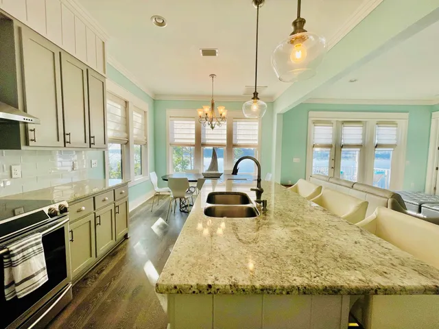 $1,100,000 | 2975 Holley Point Road, Navarre, FL 32566