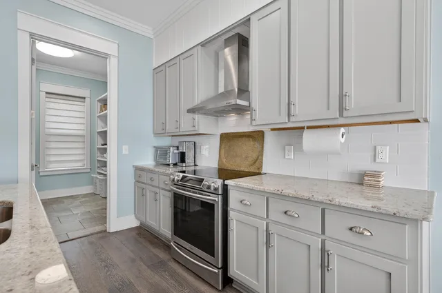 $1,100,000 | 2975 Holley Point Road, Navarre, FL 32566