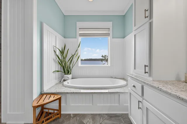 $1,100,000 | 2975 Holley Point Road, Navarre, FL 32566