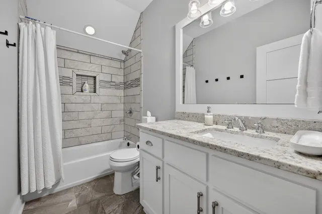 $1,100,000 | 2975 Holley Point Road, Navarre, FL 32566