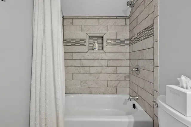 $1,100,000 | 2975 Holley Point Road, Navarre, FL 32566