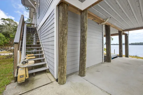 $1,100,000 | 2975 Holley Point Road, Navarre, FL 32566