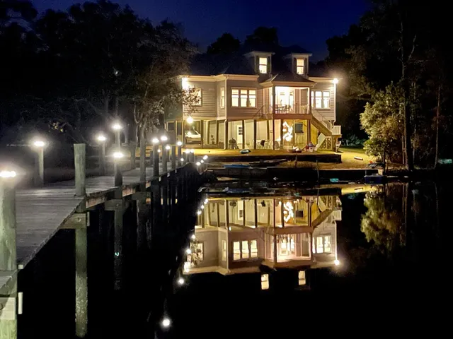 $1,100,000 | 2975 Holley Point Road, Navarre, FL 32566