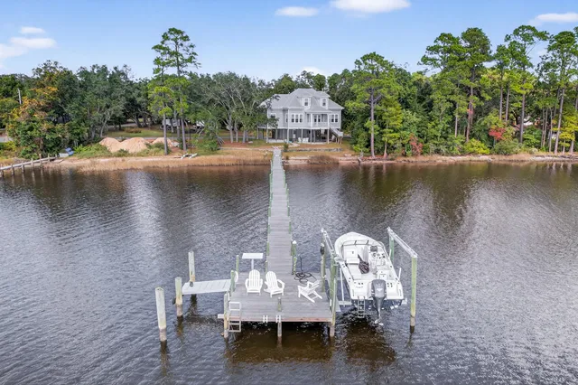$1,100,000 | 2975 Holley Point Road, Navarre, FL 32566