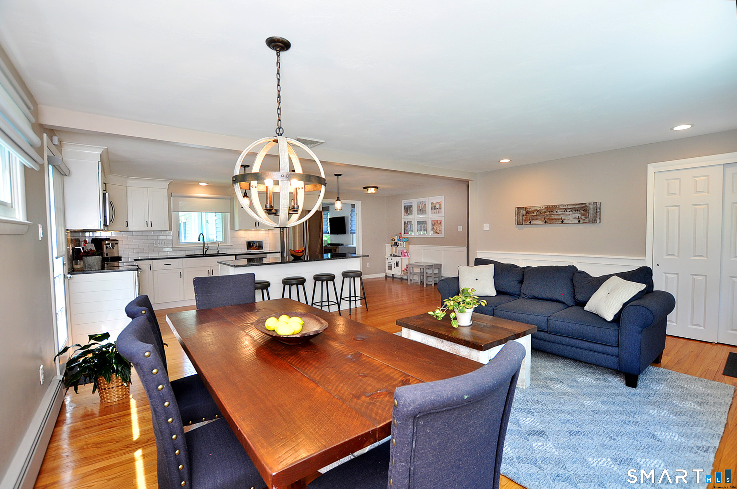 429 South Stone Street Suffield, CT 06093 - Photo 5 of 39