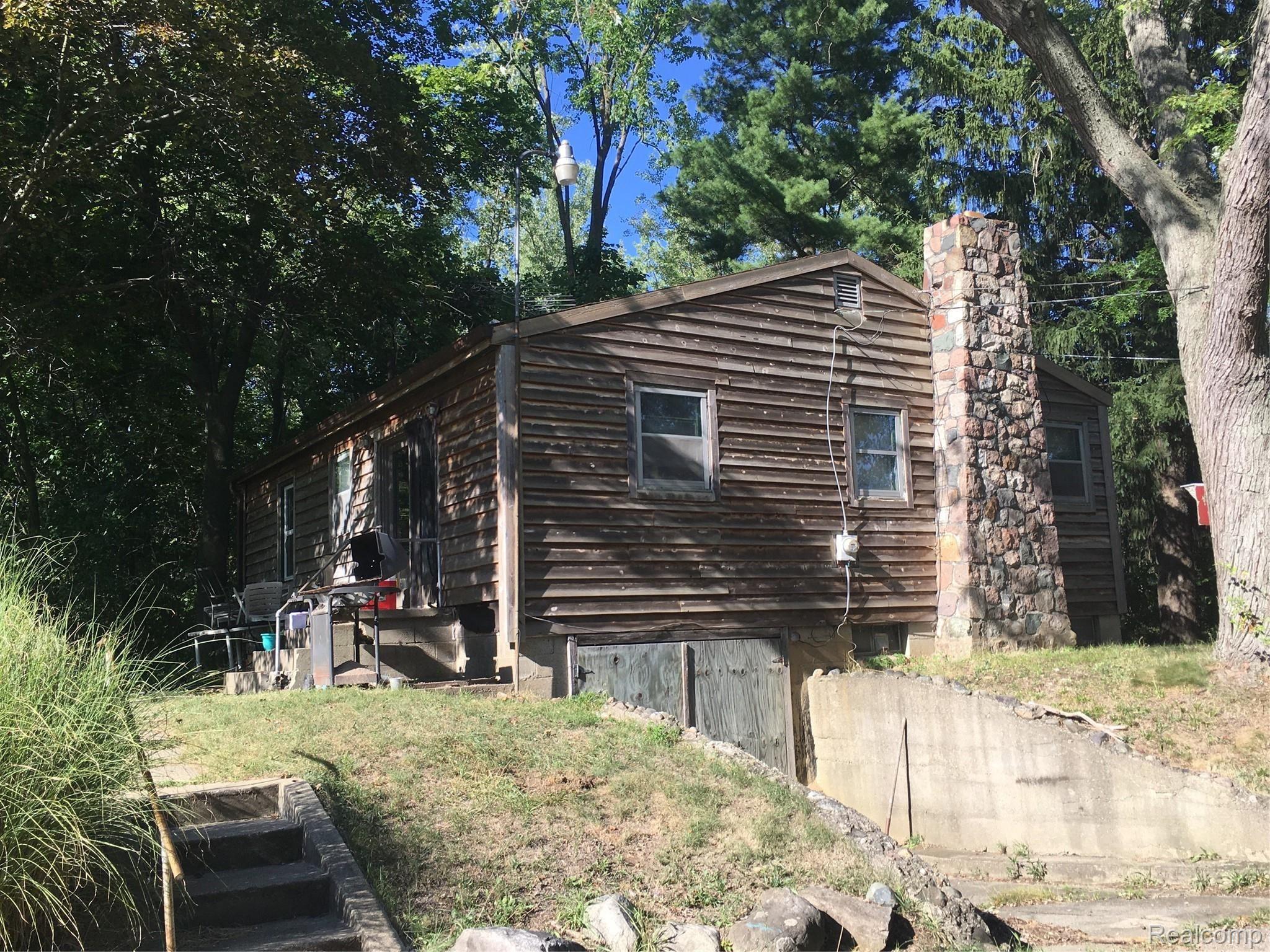 1301 Porter Road White Lake, MI 48383 - Photo 3 of 6 IMG_1348.JPG