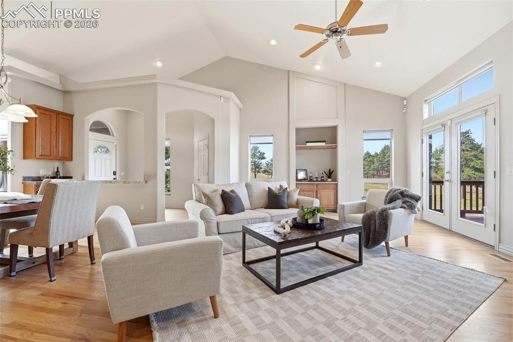 10350 Hodgen Road Colorado Springs, CO 80908 - Photo 7 of 49