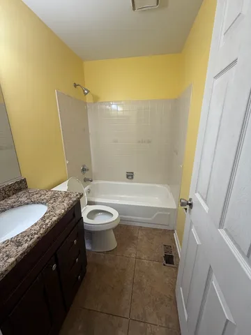 $2,595 | 2156 Camden Lane, Unit 2156, Hanover Park, IL 60133