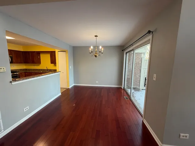 $2,595 | 2156 Camden Lane, Unit 2156, Hanover Park, IL 60133