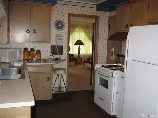 24824 Ridgecroft Avenue Eastpointe, MI 48021 - Photo 9 of 13 IMG_0574 (Small)