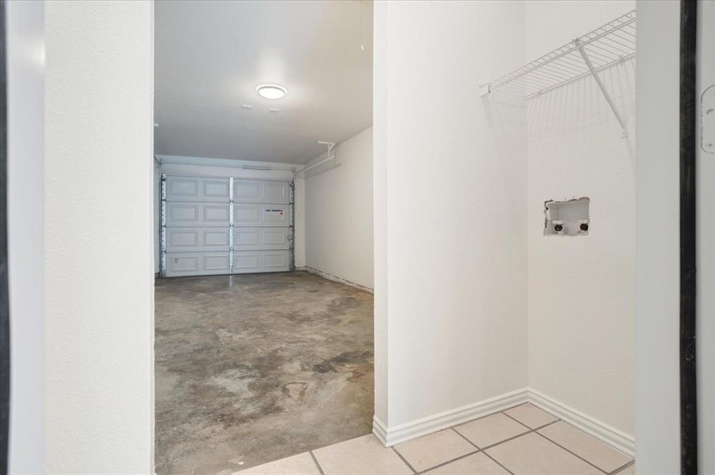 700 East 6th Street Bonham, TX 75418 - Photo 26 of 28 a view of empty room