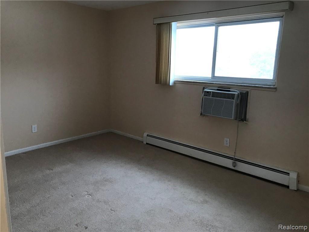 100 West Hickory Grove Road Bloomfield Hills, MI 48304 - Photo 14 of 21