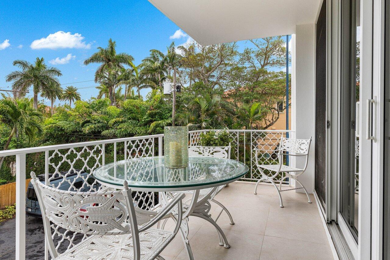 354 Chilean Avenue, Unit 3A Palm Beach, FL 33480 - Photo 22 of 30 Balcony