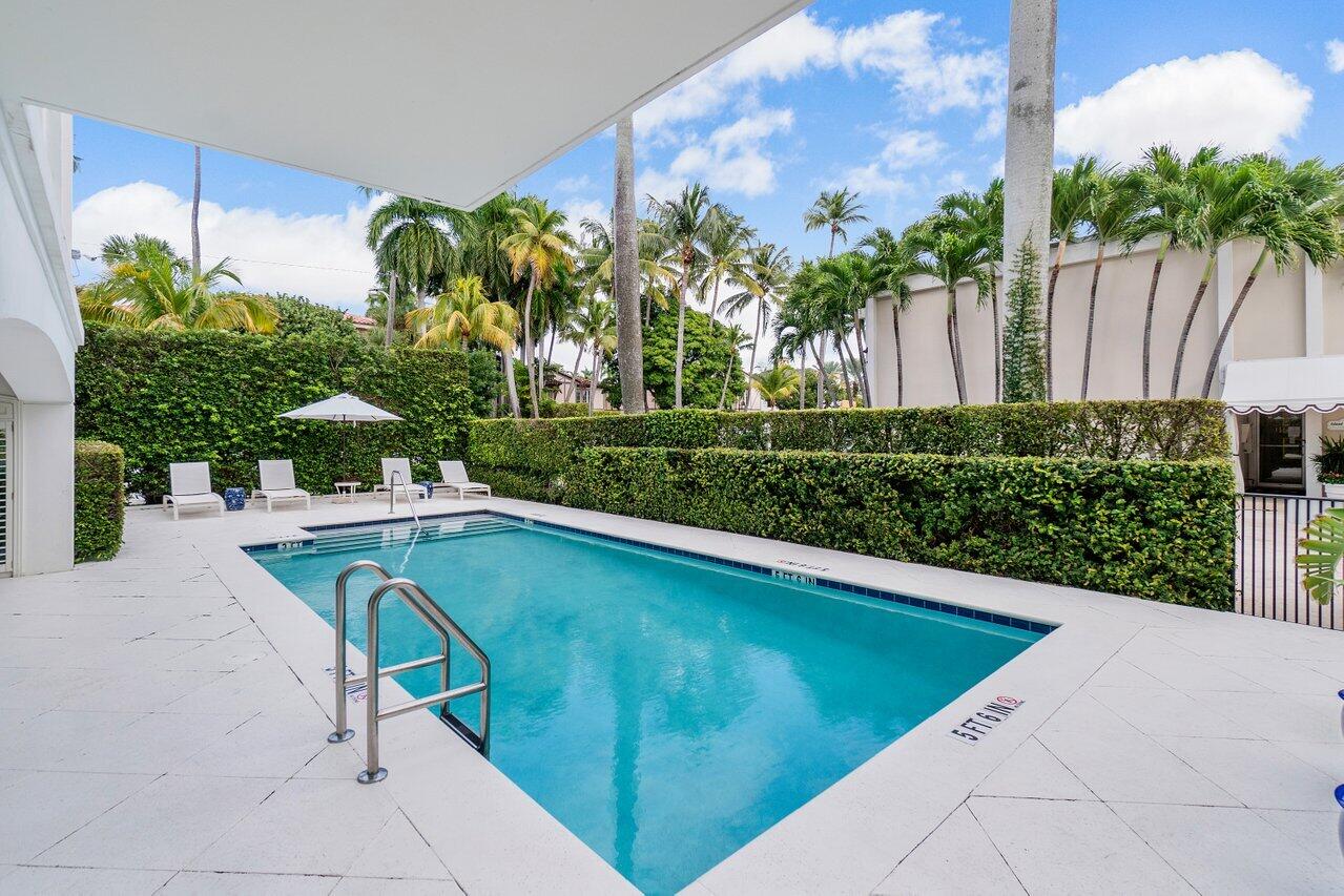 354 Chilean Avenue, Unit 3A Palm Beach, FL 33480 - Photo 24 of 30 Pool