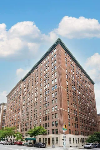 $2,450,000 | 1105 Park Avenue, Unit 6D | Upper East Side