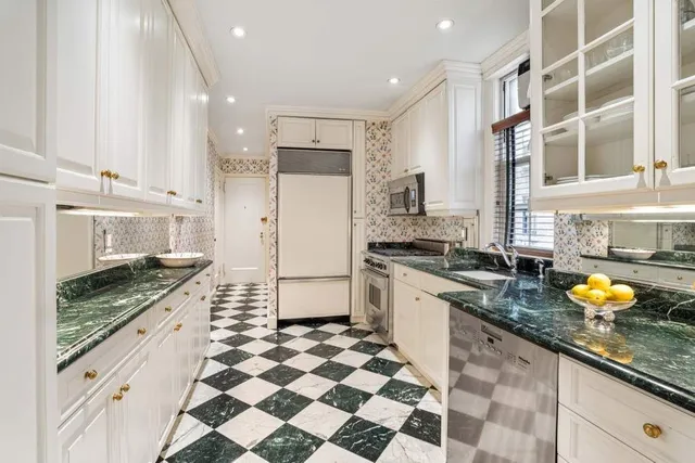 $2,450,000 | 1105 Park Avenue, Unit 6D | Upper East Side