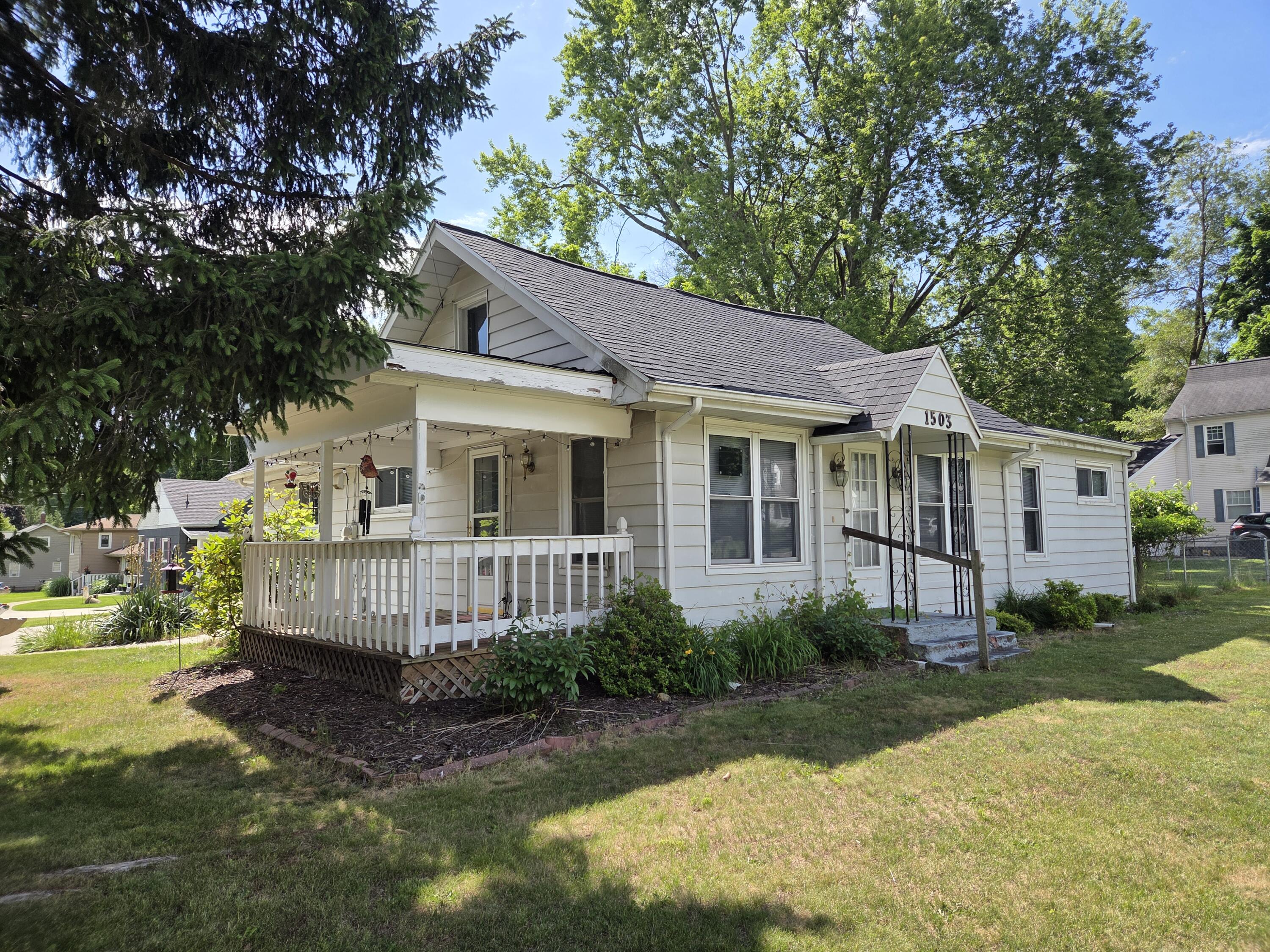 1503 Warren Avenue Jackson, MI 49203 - Photo 2 of 20 20260616_105213