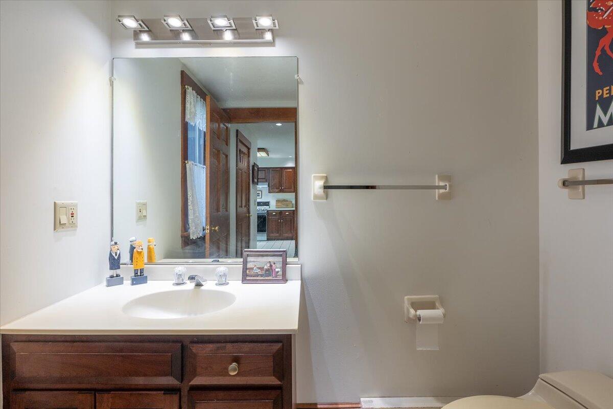 10 Harbor Drive, Unit 10 Lincolnville, ME 04849 - Photo 34 of 71 08-10 Harbor Dr-11