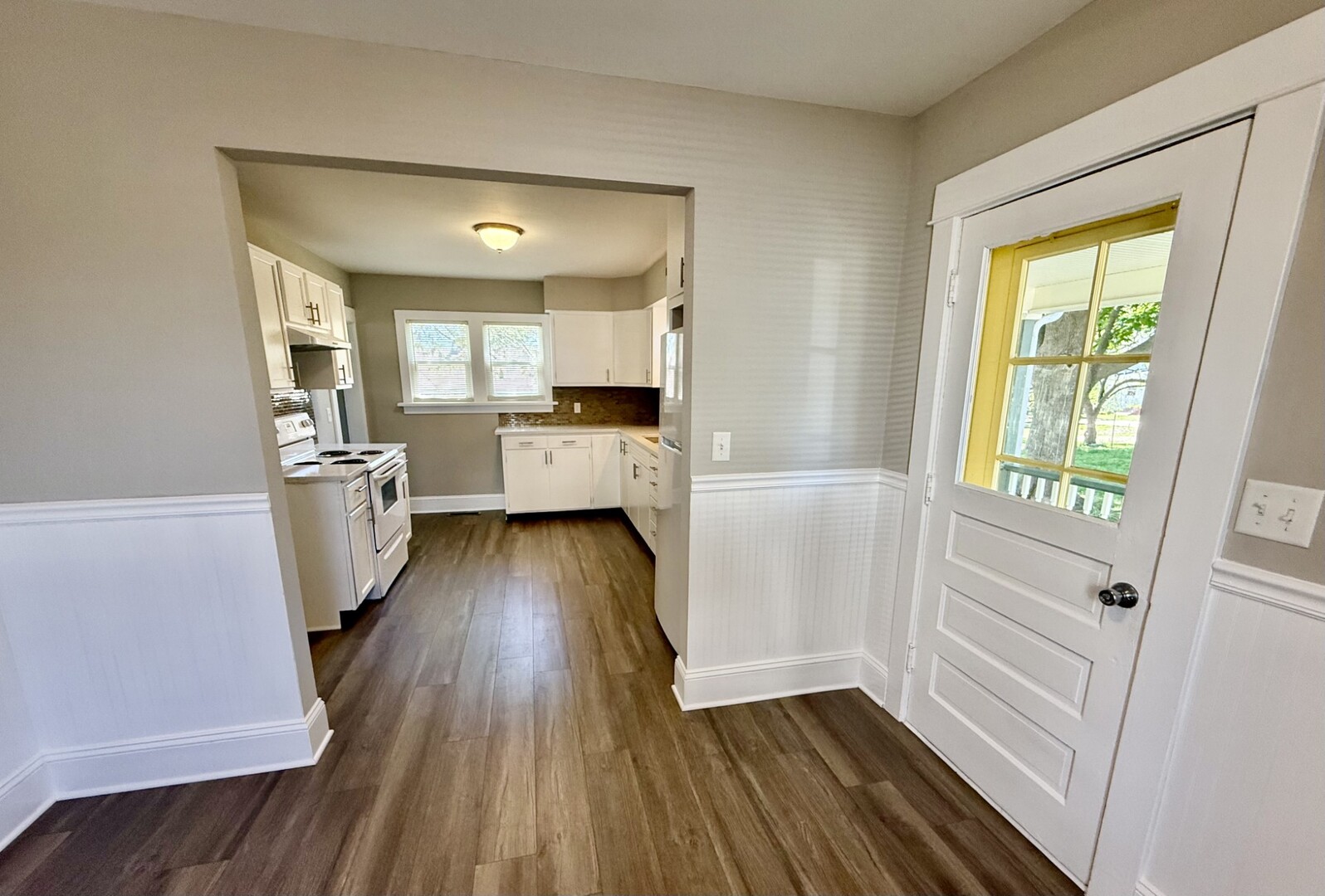 115 Lyle Street Kewanee, IL 61443 - Photo 8 of 39