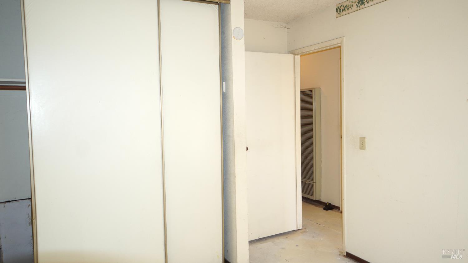 522 Santa Alicia Drive Rohnert Park, CA 94928 - Photo 14 of 24 a view of a room with a hallway