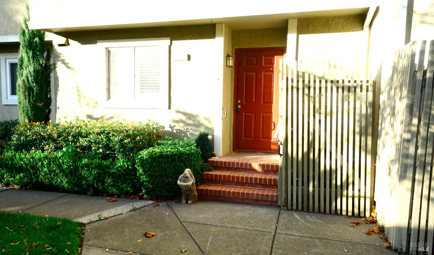 522 Santa Alicia Drive Rohnert Park, CA 94928 - Photo 2 of 24 a house view with a garden