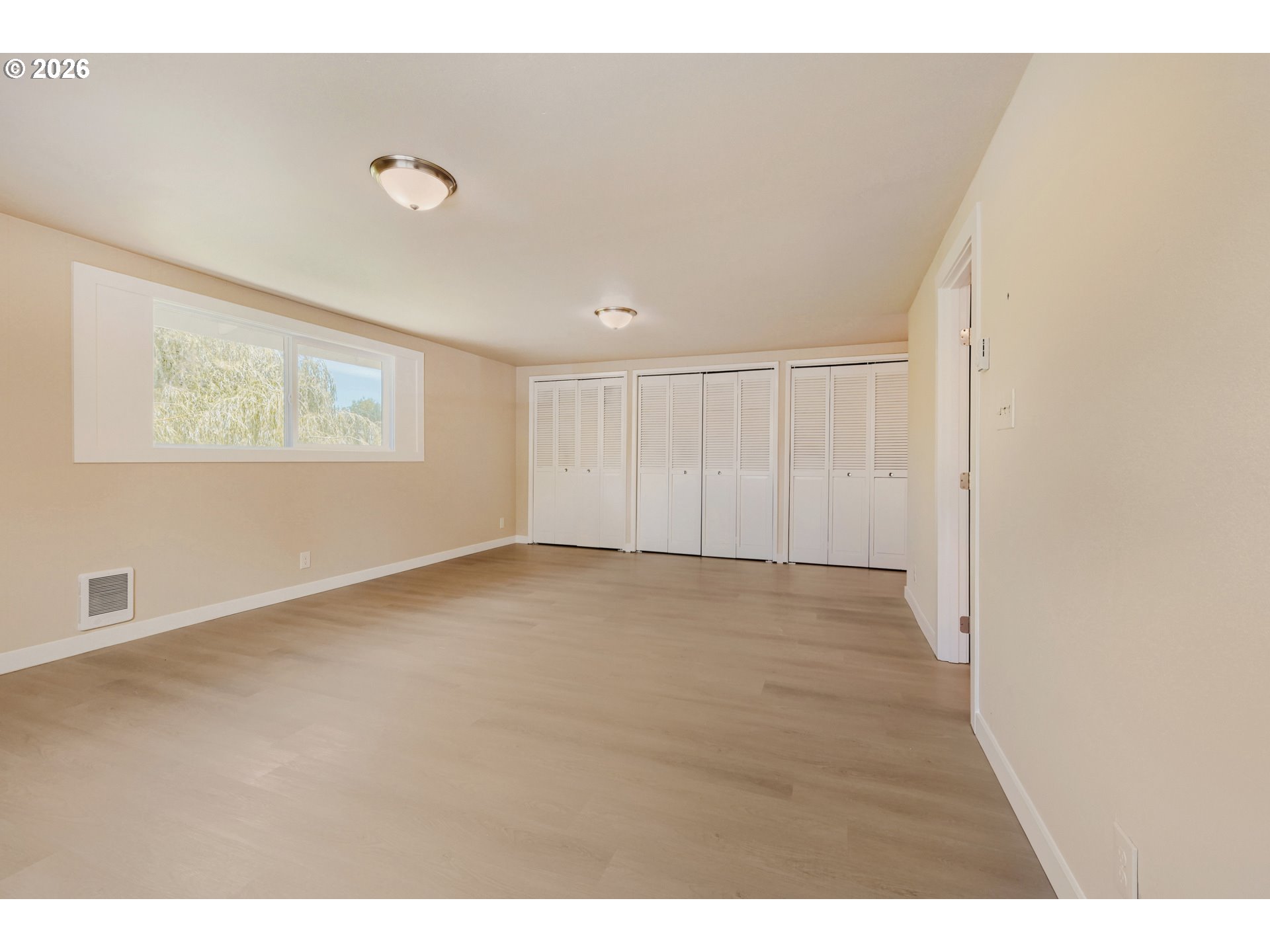 10244 Southwest 40th Avenue Portland, OR 97219 - Photo 12 of 38