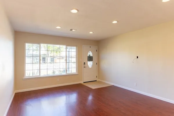 $305,999 | 609 West College Avenue, Coalinga, CA 93210