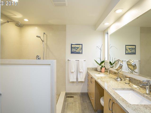 2850 Southwest Raleighview Drive Portland, OR 97225 - Photo 9 of 16 Bathroom, Attached