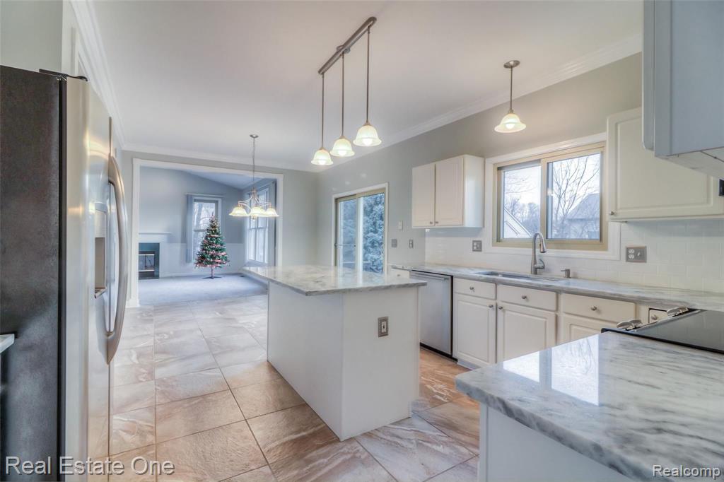 2703 Oak View Court Rochester Hills, MI 48307 - Photo 6 of 53
