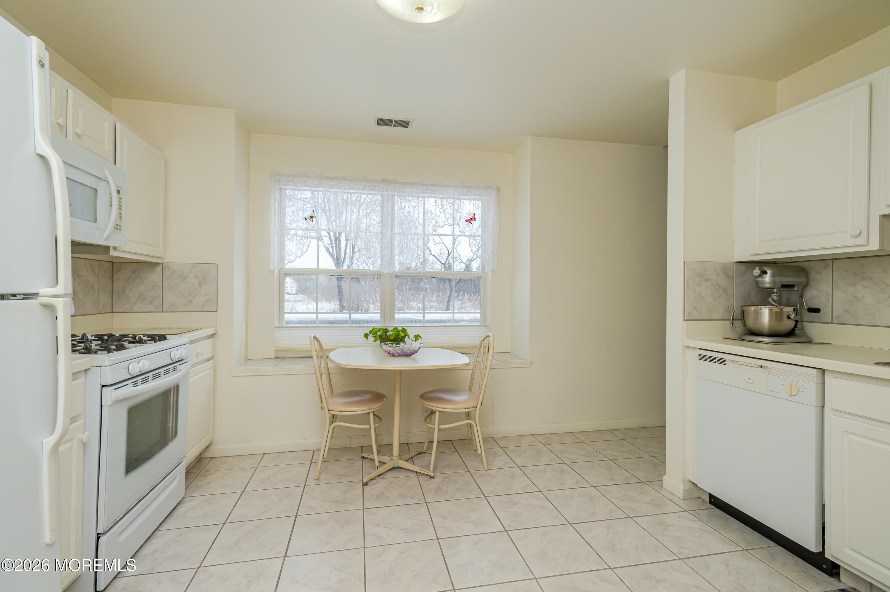 159 Dorado Beach Court Howell, NJ 07731 - Photo 8 of 25 LR-