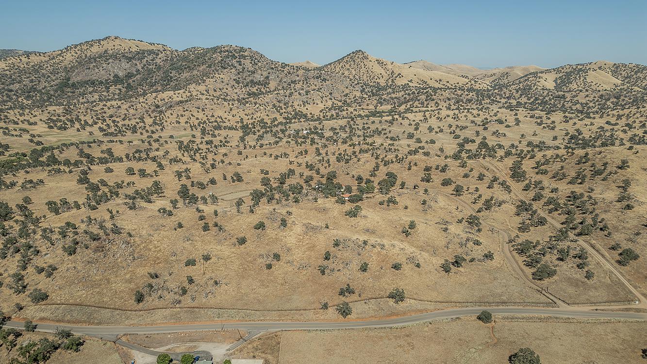 22085 Watts Valley Road Sanger, CA 93657 - Photo 88 of 98