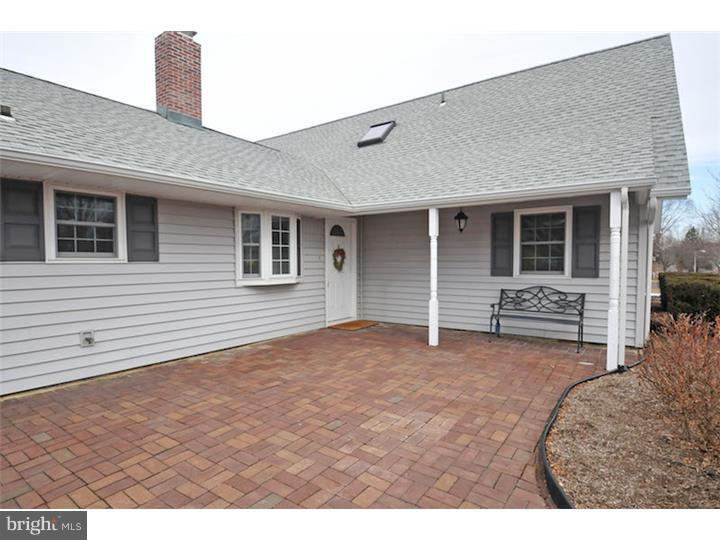 29 Fallenrock Road Levittown, PA 19056 - Photo 2 of 24