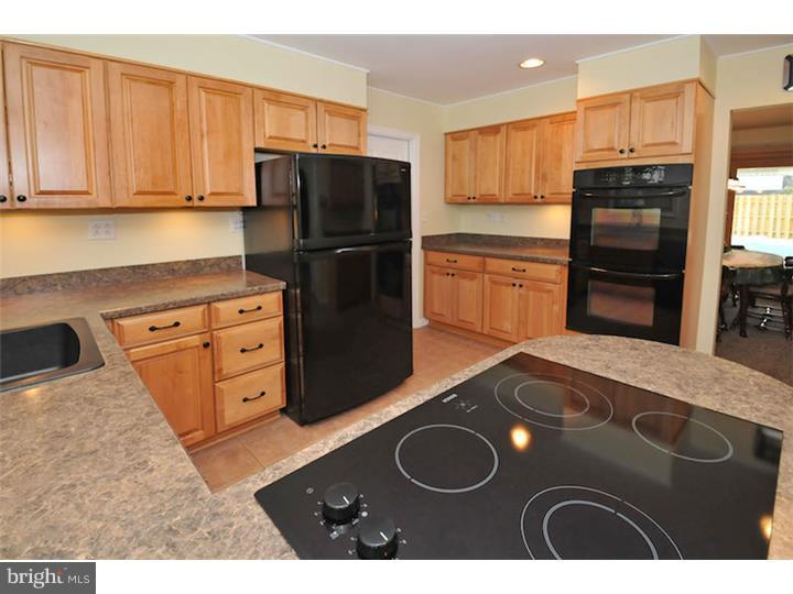 29 Fallenrock Road Levittown, PA 19056 - Photo 11 of 24