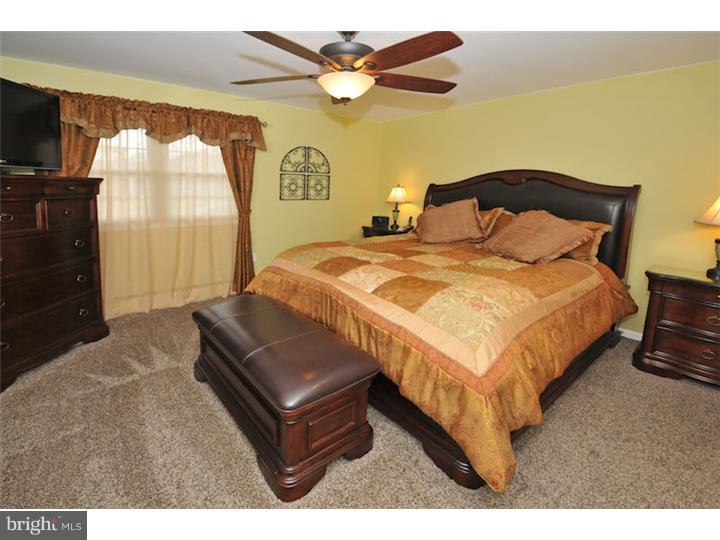 29 Fallenrock Road Levittown, PA 19056 - Photo 15 of 24