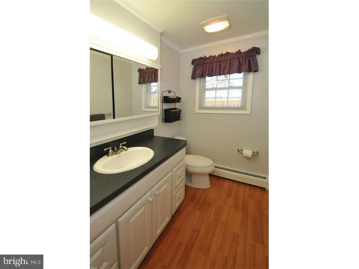 29 Fallenrock Road Levittown, PA 19056 - Photo 18 of 24