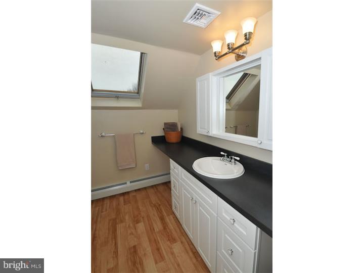 29 Fallenrock Road Levittown, PA 19056 - Photo 20 of 24